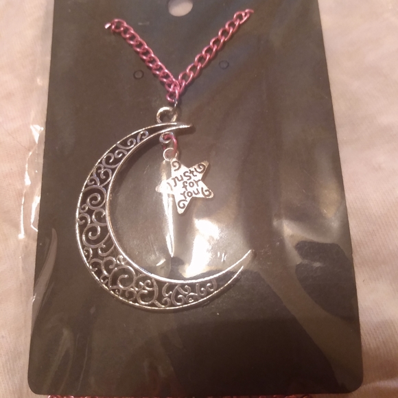 Meet your Posher, Jennifer - Picture 3 of 15